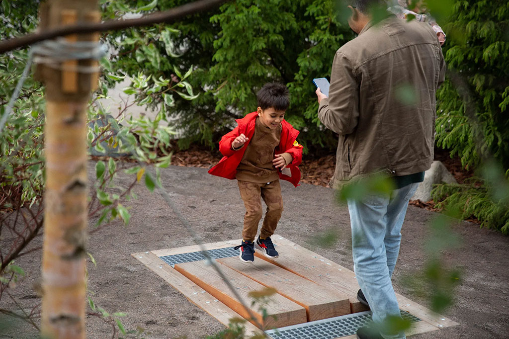 ребенок на детской площадке в Ultra City 2.0 от RBI