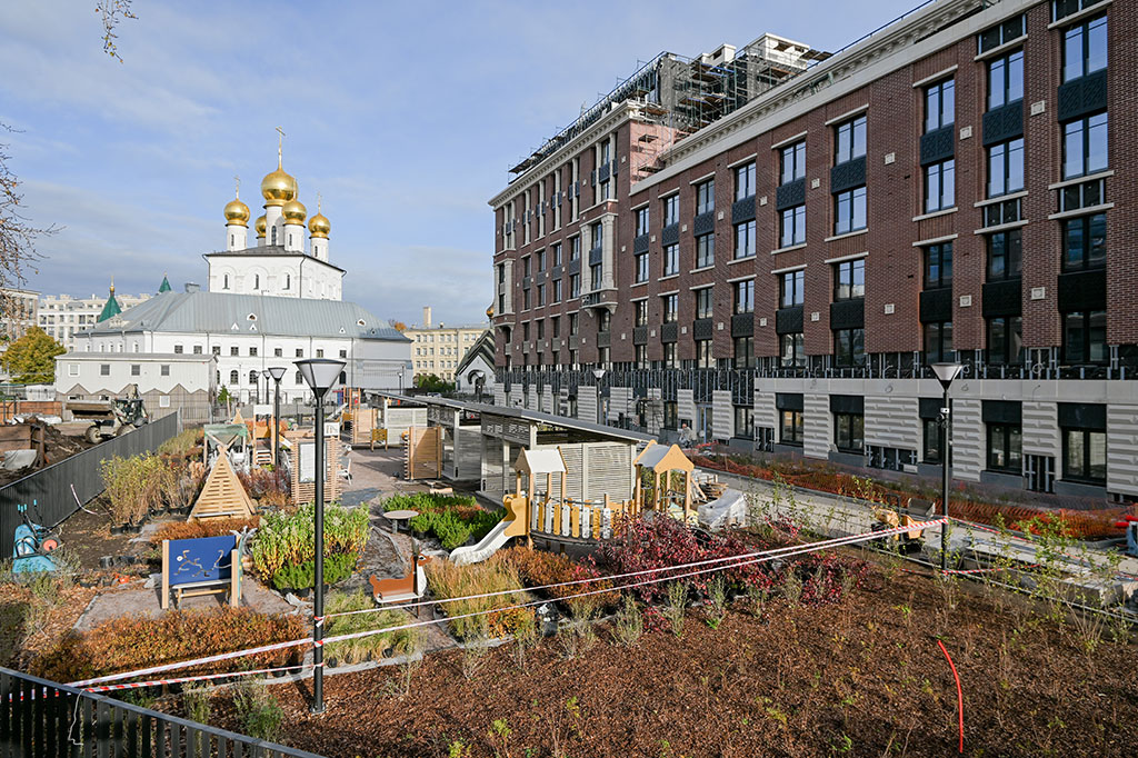 Благоустройство дома «МИРЪ» от RBI