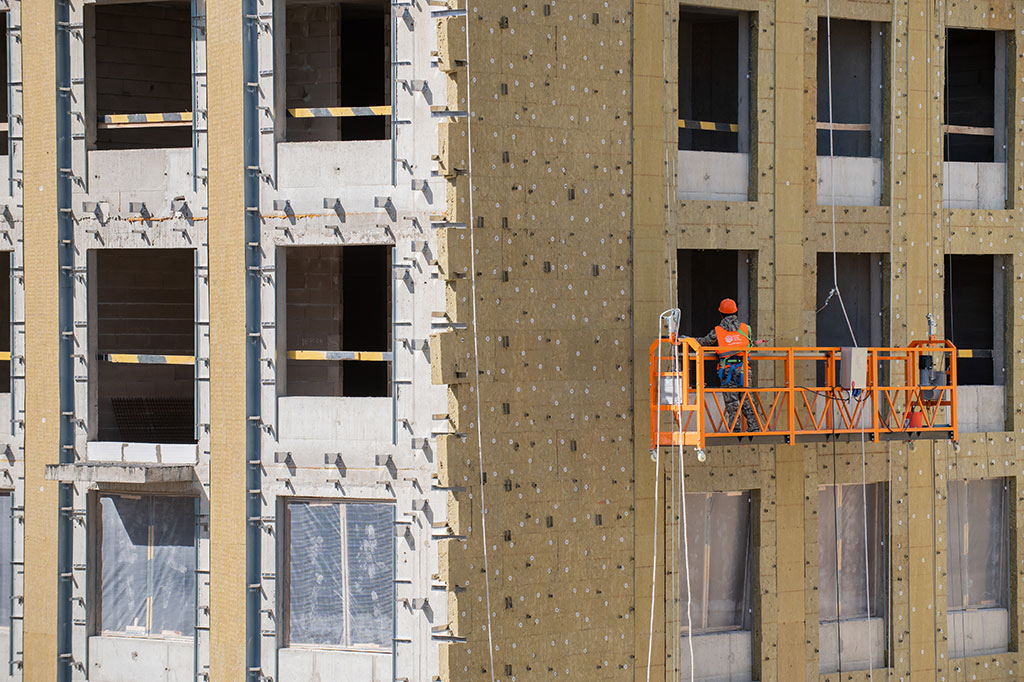 Строительная площадка ЖК «Струны» на улице Шостаковича от застройщика RBI