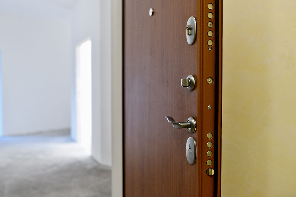 Белая отделка квартиры в доме от застройщика RBI