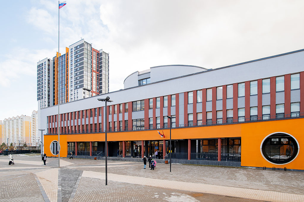 Школа у дома UltraCity 2.0 от RBI