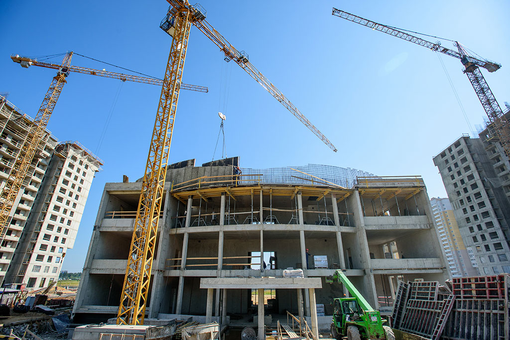 монолитные работы на площадке дома